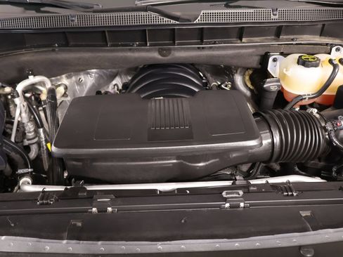Used 2025 Chevrolet Suburban Z71 AWD/4WD image 20