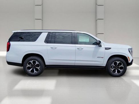 New 2026 GMC Yukon XL AT4 AWD/4WD image 4