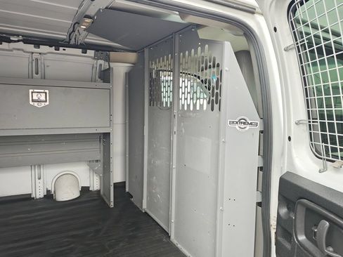 Used 2018 Chevrolet Express 2500 w/ Driver Convenience Package RWD image 5
