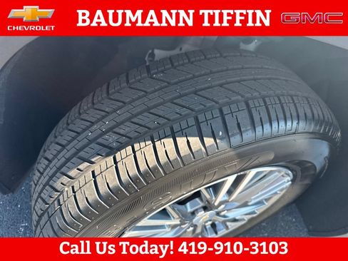 Used 2026 Chevrolet Traverse LT w/ Driver Confidence Package FWD image 28