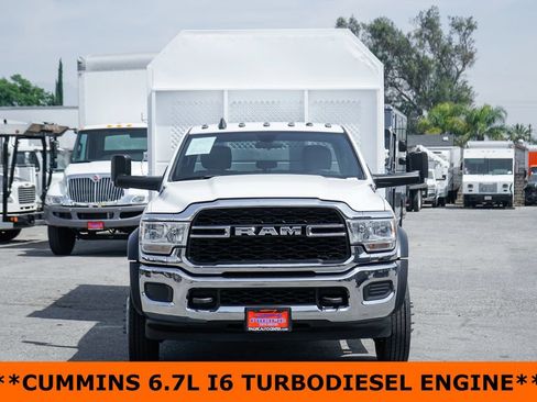 Used 2022 RAM 5500 Tradesman w/ Chrome Appearance Group AWD/4WD image 3