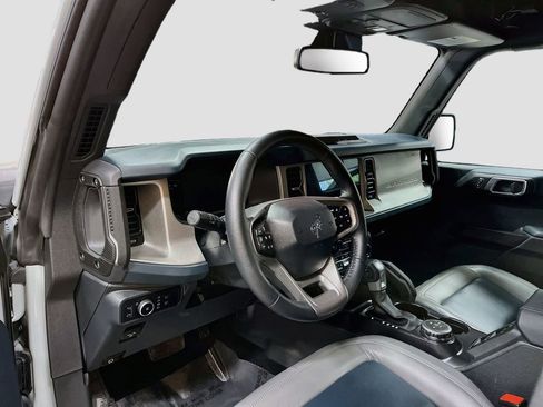 Used 2024 Ford Bronco Outer Banks AWD/4WD image 9