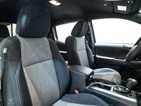 Certified 2023 Toyota Tacoma TRD Off-Road image 15