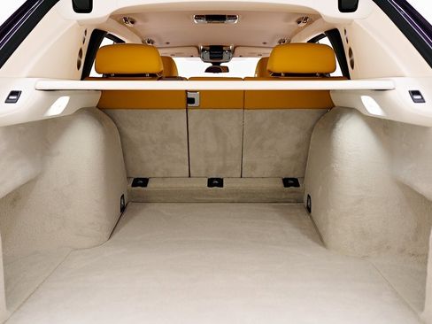 Used 2025 Rolls-Royce Cullinan image 19