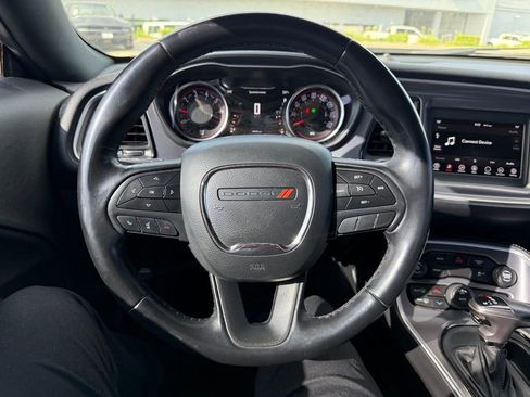 Used 2019 Dodge Challenger SXT RWD image 6