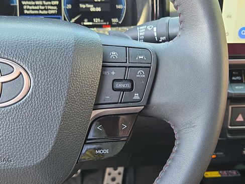 Used 2025 Toyota Camry XSE FWD image 22