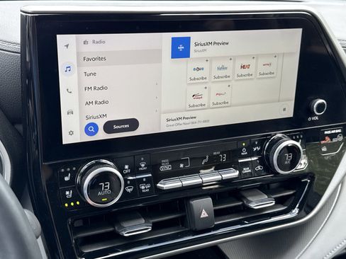 Used 2024 Toyota Highlander Limited image 28