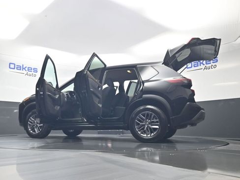 Used 2023 Nissan Rogue S AWD/4WD image 60