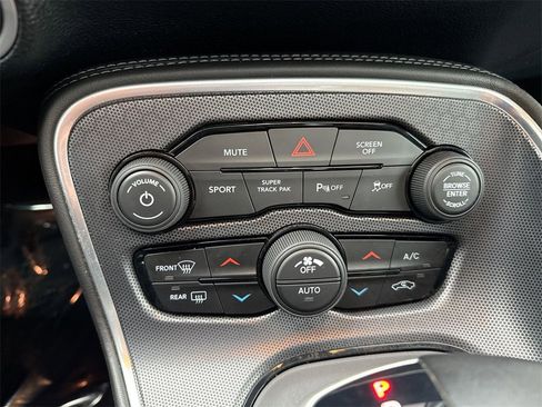 Used 2018 Dodge Challenger GT w/ Driver Convenience Group image 17