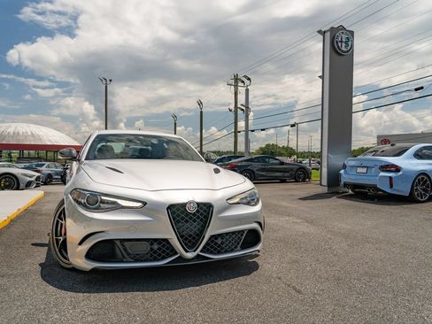 Used 2020 Alfa Romeo Giulia Quadrifoglio w/ Nero Edizione RWD image 13