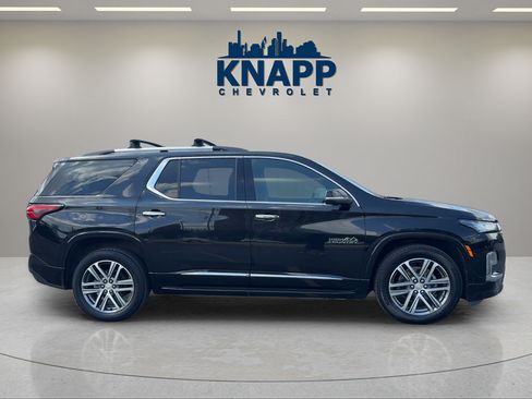 Used 2022 Chevrolet Traverse High Country w/ LPO, "Hit The Road" Package AWD/4WD image 6