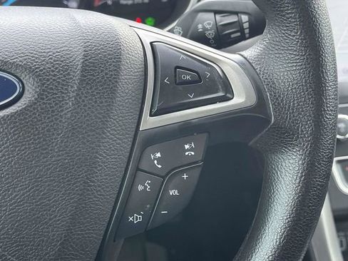 Used 2019 Ford Fusion SE image 27