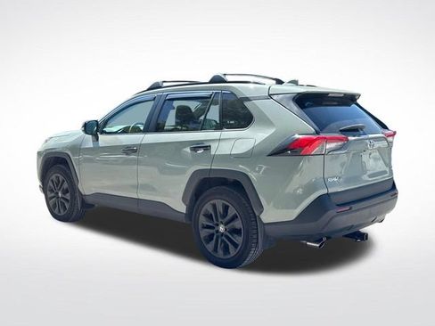 Used 2021 Toyota RAV4 XLE Premium AWD/4WD image 4