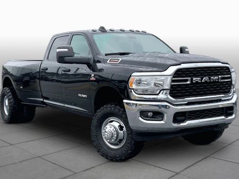 Used 2024 RAM 3500 Big Horn AWD/4WD image 3