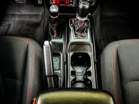 Used 2021 Jeep Wrangler Unlimited Rubicon AWD/4WD image 22