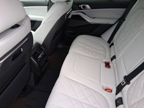 Used 2026 BMW X5 sDrive40i w/ Premium Package RWD image 13