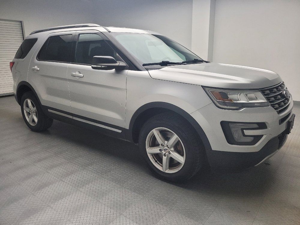 Used 2017 Ford Explorer XLT AWD/4WD image 11