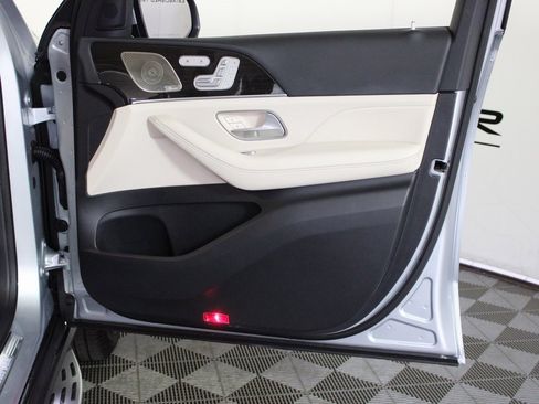 Certified 2024 Mercedes-Benz GLS 450 4MATIC image 32