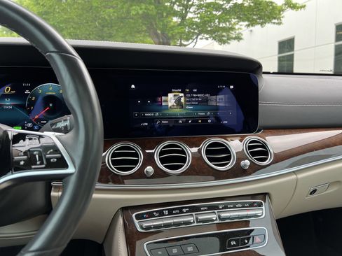 Used 2022 Mercedes-Benz E 450 4MATIC Sedan w/ Driver Assistance Package image 31