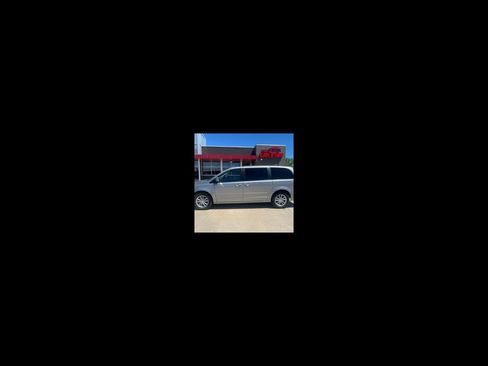 Used 2018 Dodge Grand Caravan SXT FWD image 1