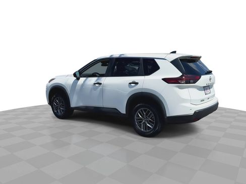 Used 2024 Nissan Rogue S FWD image 7