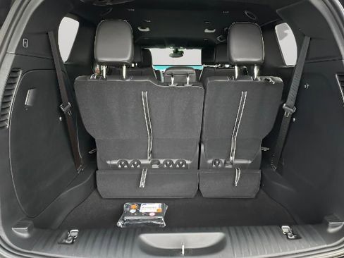 New 2025 Chrysler Pacifica Select FWD image 28