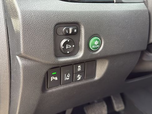 Used 2017 Honda Pilot Elite image 13