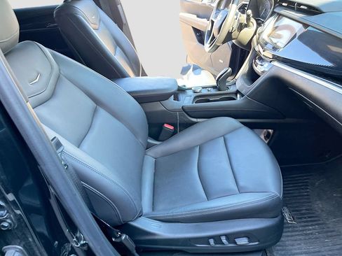 Used 2024 Cadillac XT6 Sport w/ Technology Package AWD/4WD image 29