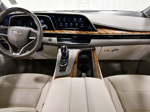 Used 2024 Cadillac Escalade ESV Sport Platinum AWD/4WD image 3