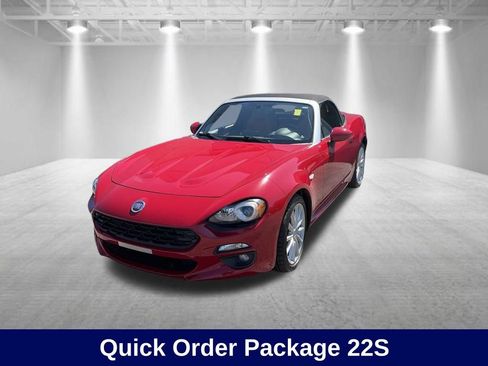 Used 2017 FIAT 124 Spider Lusso RWD image 2