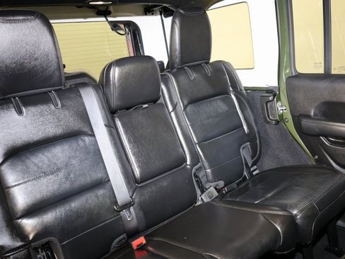 Used 2021 Jeep Wrangler Unlimited Sahara image 31