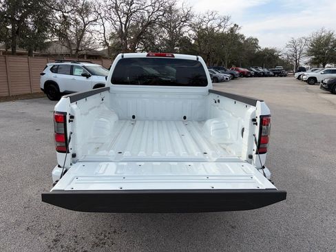 Used 2025 Nissan Frontier SV image 26