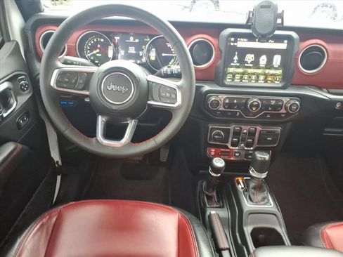 Used 2023 Jeep Wrangler Unlimited Rubicon 4xe AWD/4WD image 14
