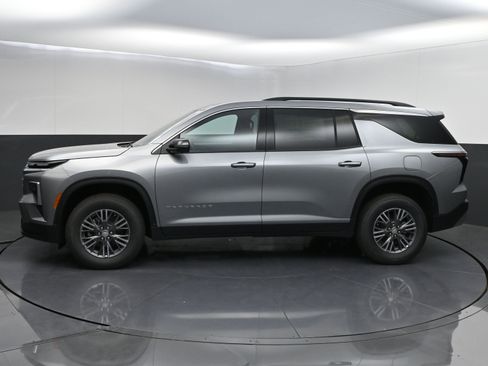 New 2026 Chevrolet Traverse LT w/ Driver Confidence Package FWD image 4