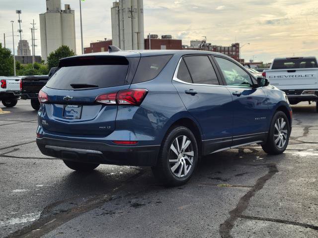 Used 2024 Chevrolet Equinox LT AWD/4WD image 2