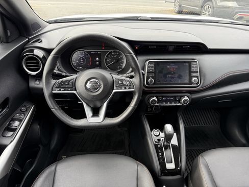 Used 2019 Nissan Kicks SR w/ SR Premium Package image 17