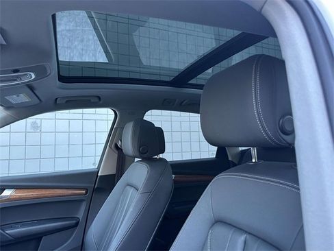 Used 2023 Audi Q5 2.0T Premium w/ Convenience Package image 23