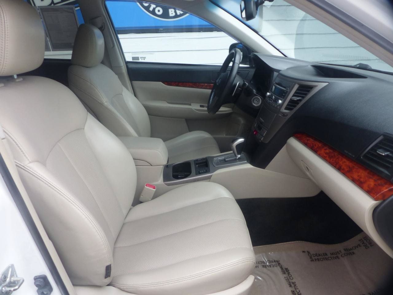 Used 2011 Subaru Outback 2.5i Limited AWD/4WD image 14