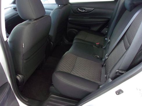 Used 2019 Nissan Rogue S w/ Special Edition Package FWD image 19