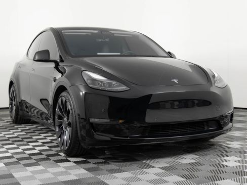 Used 2022 Tesla Model Y Performance image 11