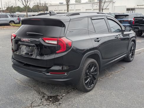 Used 2023 GMC Terrain SLT w/ Infotainment Package II image 9