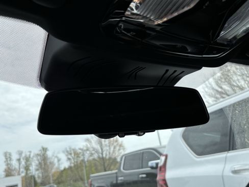 Used 2023 BMW i4 eDrive35 image 27