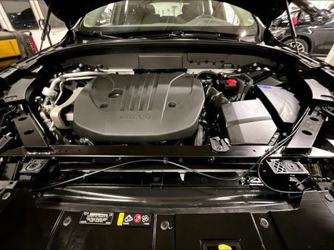 Certified 2023 Volvo XC60 B5 Core image 11