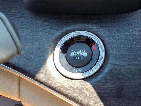 Used 2023 Jeep Grand Cherokee Limited image 27