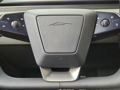 Used 2024 Tesla Cybertruck AWD Crew Cab image 38