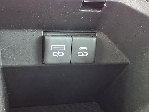 Used 2023 Toyota Camry SE FWD image 20