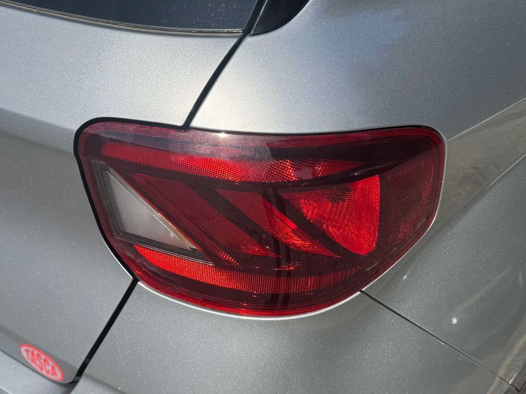 Used 2024 Hyundai Venue SEL FWD image 9