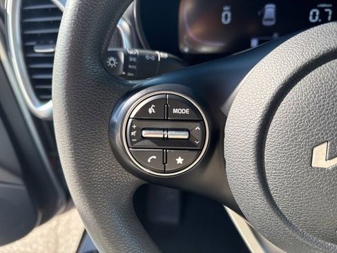 Used 2023 Kia Soul LX w/ LX Technology Package image 22