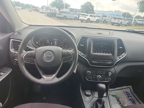 Used 2019 Jeep Cherokee Latitude w/ Popular Appearance Group AWD/4WD image 10