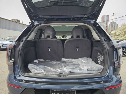 New 2026 Volvo EX90 Ultra image 17